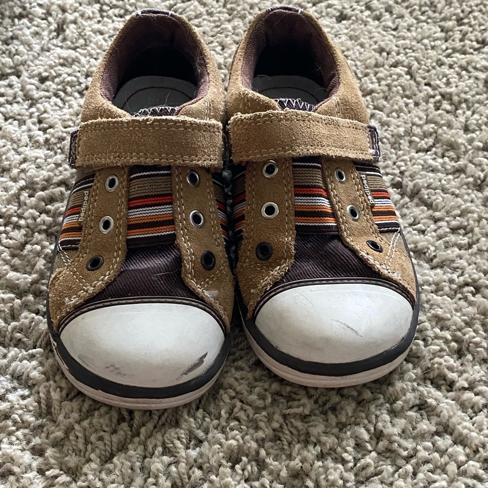 Boys sneakers